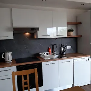 https://beautiful-studio-at-geneva-airport-ferney-voltaire.hotels-rhonealpes.com